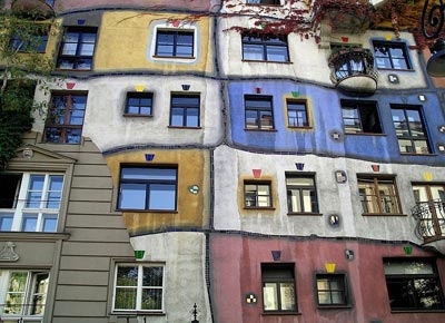  .   (Hundertwasser Haus).